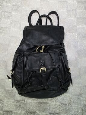 NO BOUNDARIES FAUX LEATHER DRAWSTRING BACKPACK BLACK WITH GOLD HARDWARE NWT